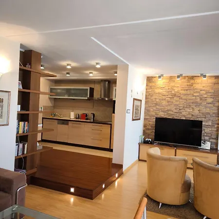 Appartamento Uroczy Przy Deptaku Z Parkingiem.